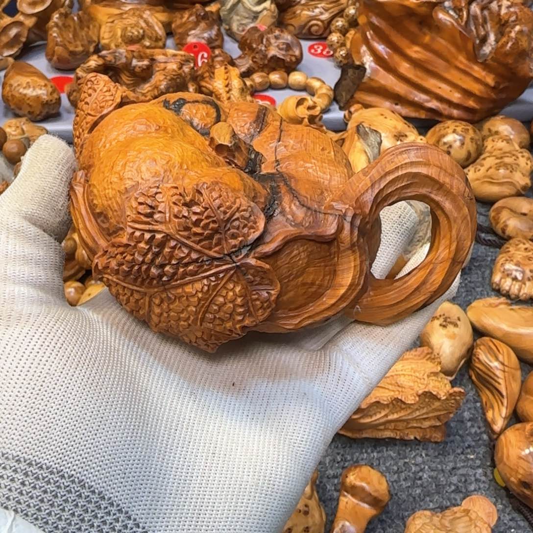 柏木无事牌忙**闲太行崖柏