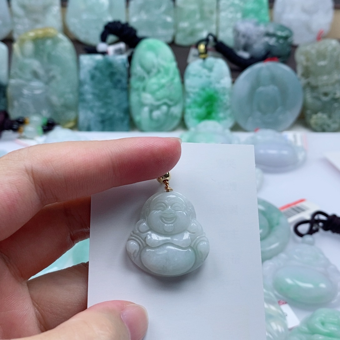 颈饰未镶嵌翡翠吊坠