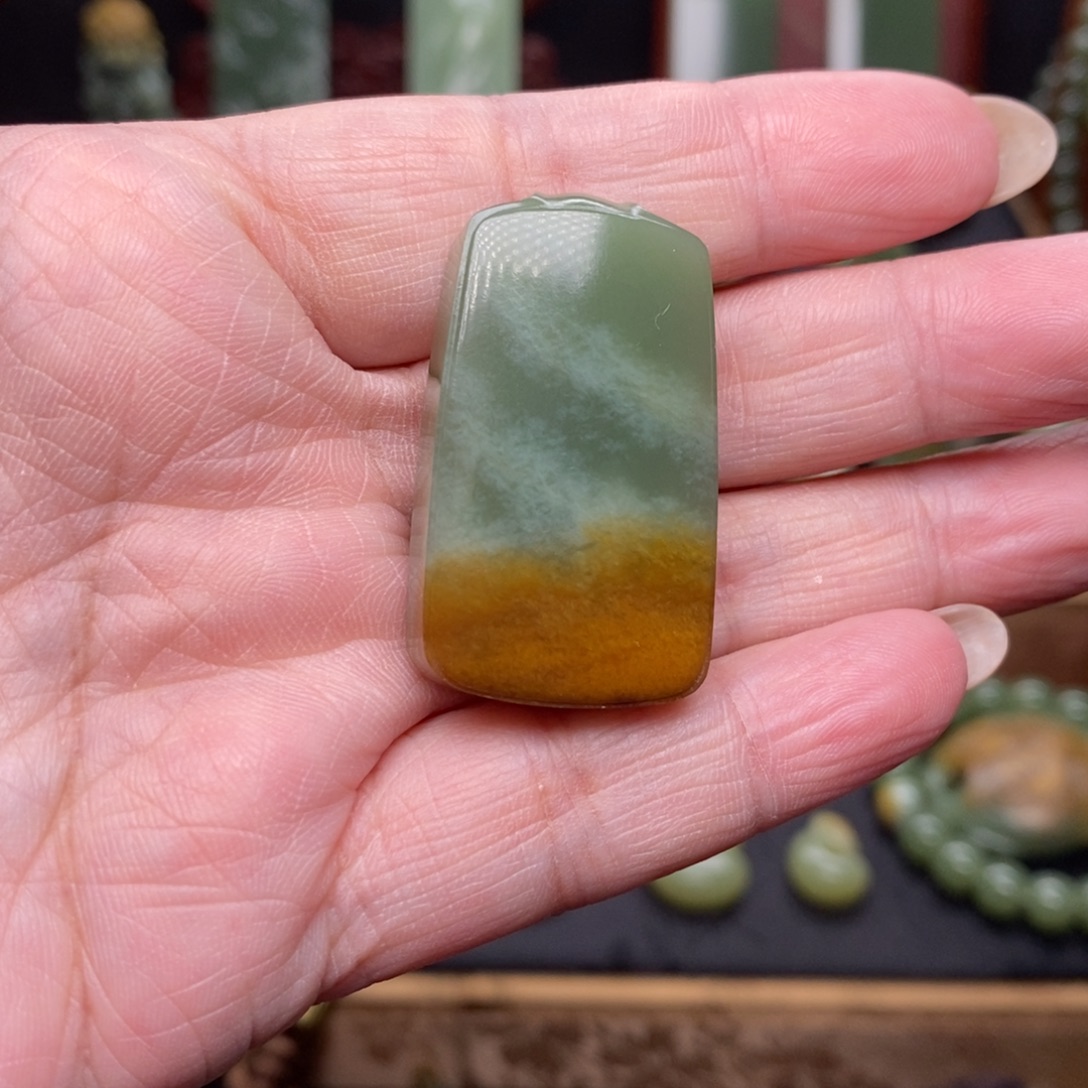 岫岩河磨玉（透闪石质玉）未镶嵌挂件