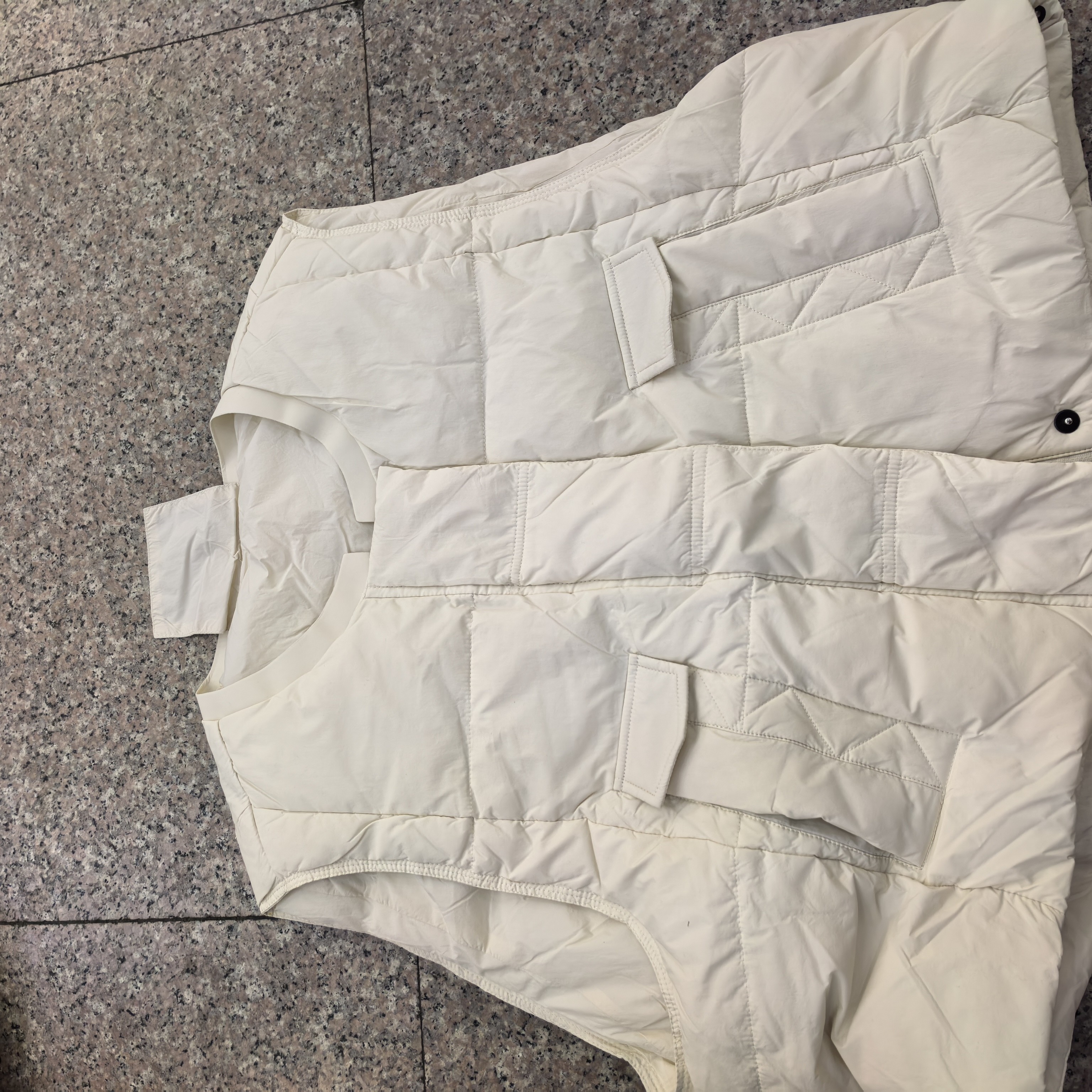 25012女装常规款女款羽绒马甲