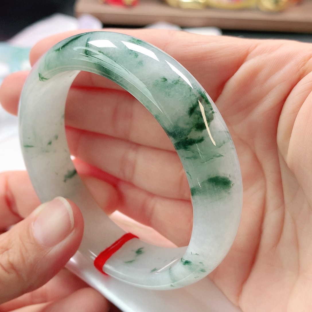 翡翠未镶嵌手镯57轮胎
