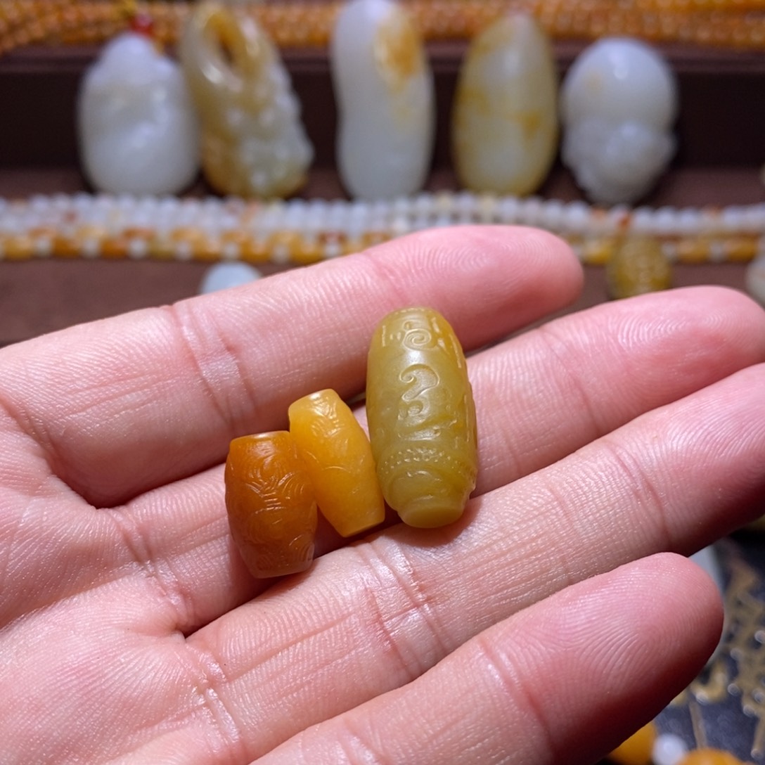 诗***方和田玉未镶嵌颈饰