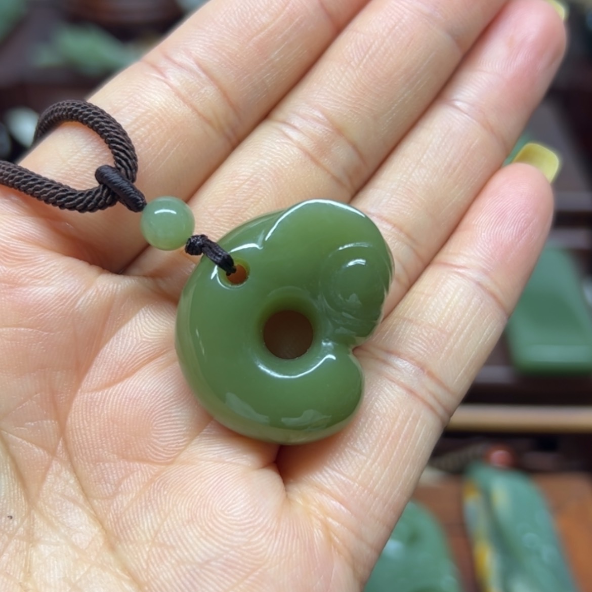 【闪购商品】岫岩老玉（透闪石质玉）颈饰未镶嵌玉猪龙