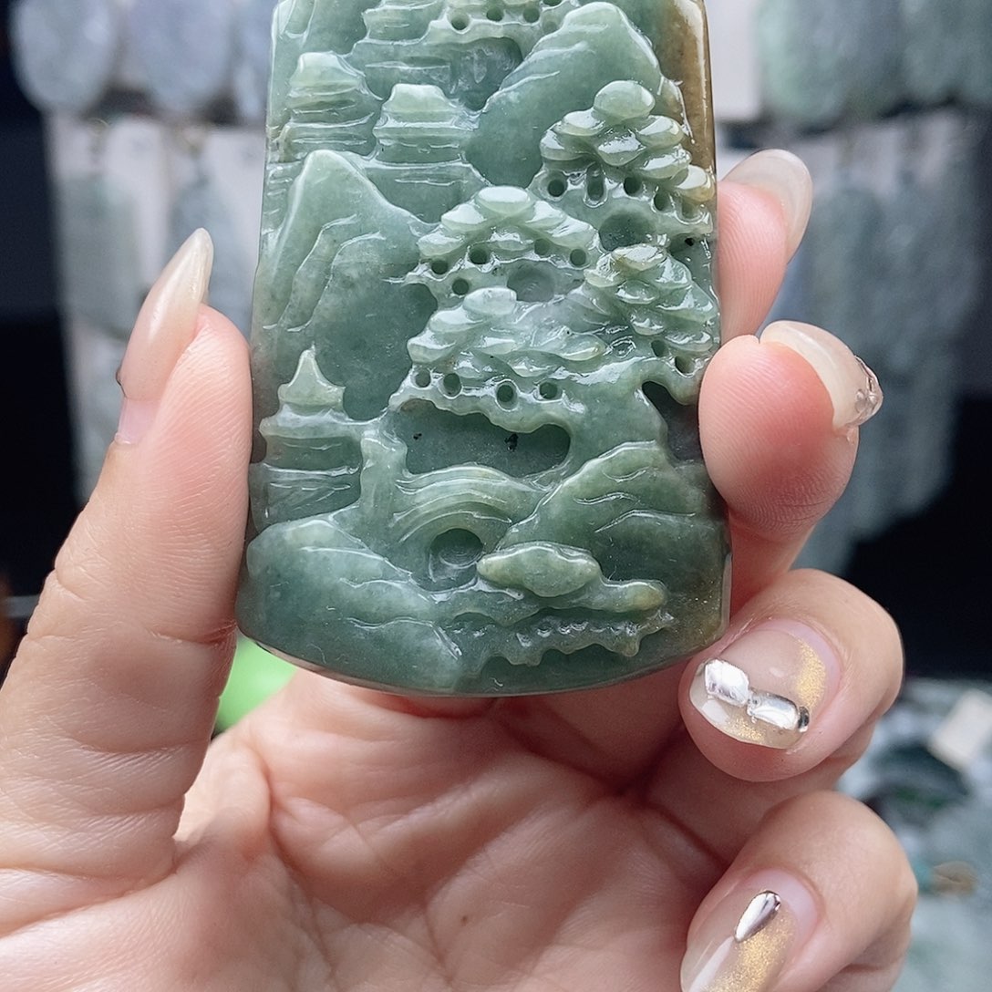 翡翠颈饰未镶嵌翡翠