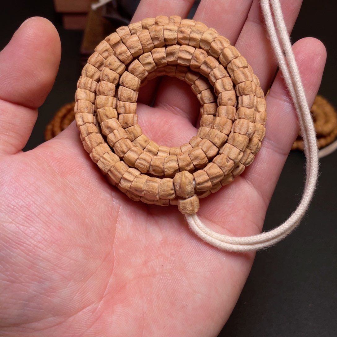 柏香籽/百香籽吊坠刀锋龙脊肠