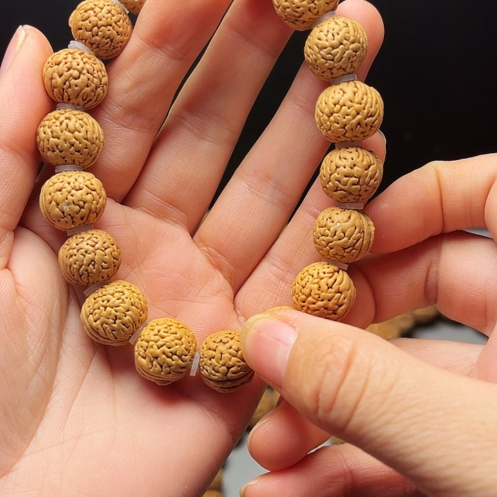 彼***得桃核吊坠桃核手串