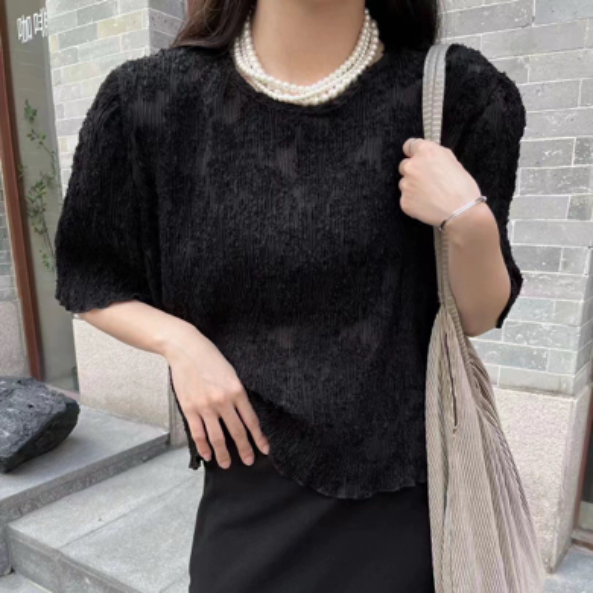 韩版东大门设计感圆领直角肩压褶提花时尚显瘦小个子百搭T恤355