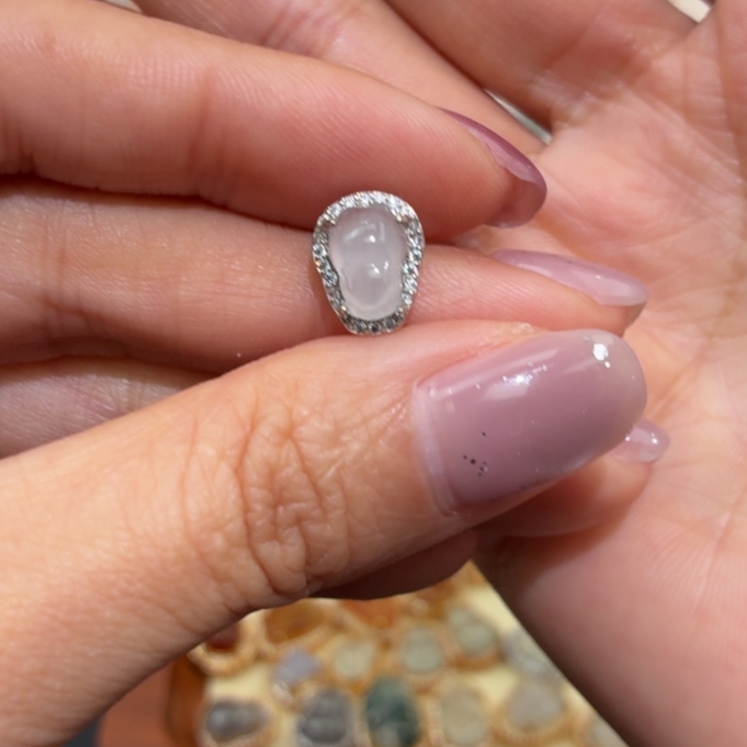 翡翠银S925镶嵌颈饰小猪路路通