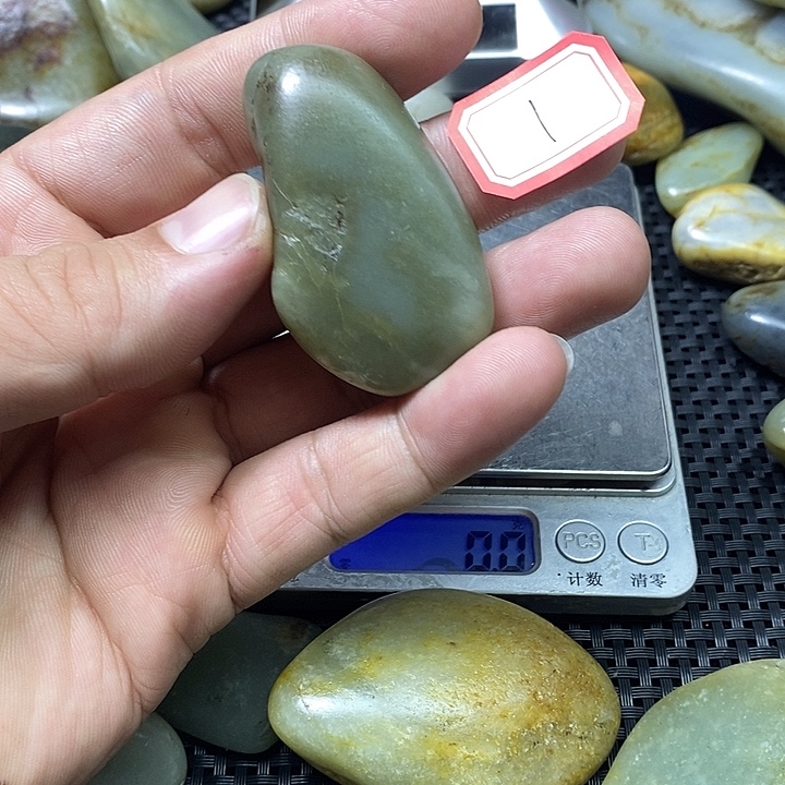 和田玉未镶嵌珠宝奇石