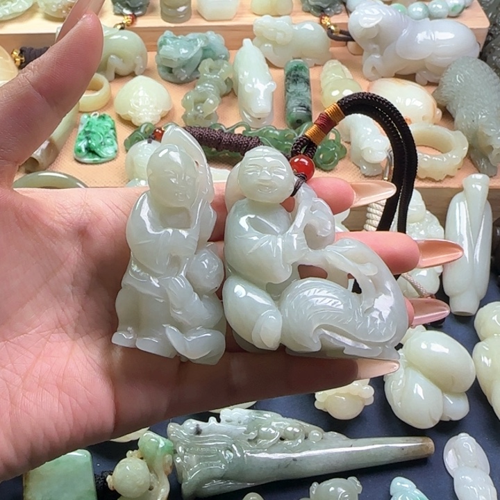 和田玉颈饰未镶嵌志**合