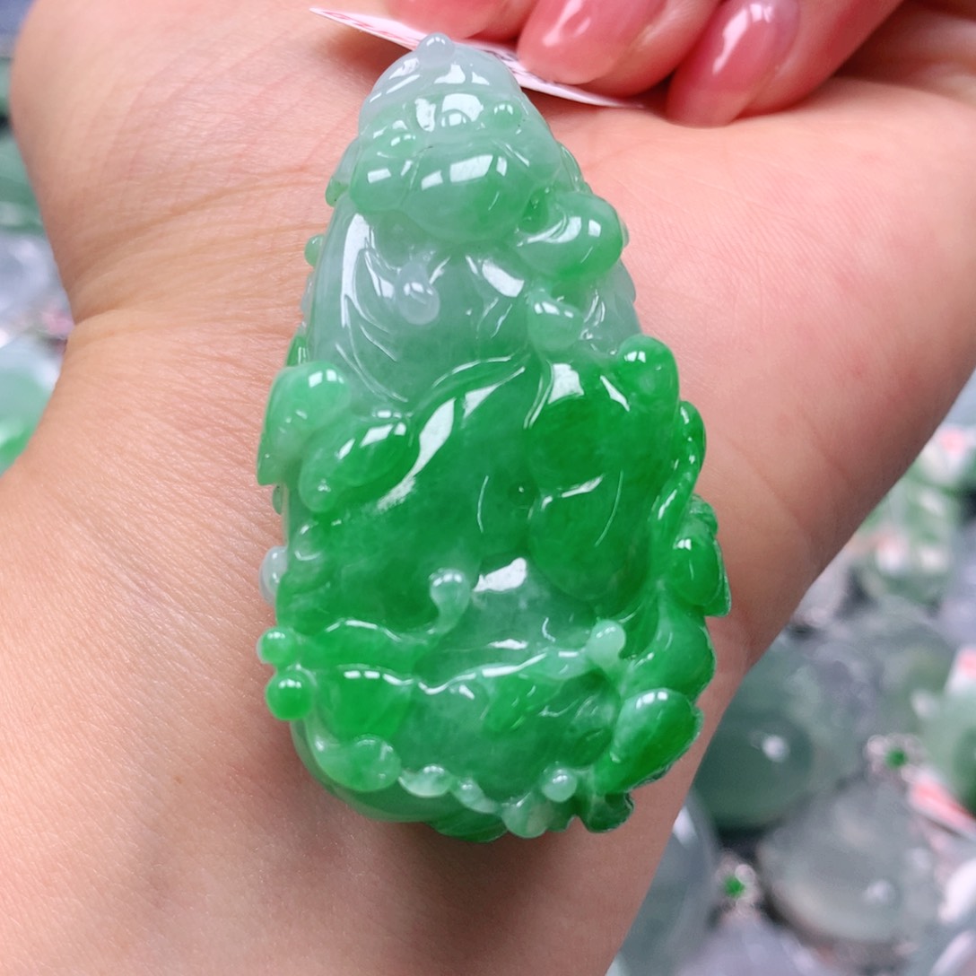 翡翠颈饰未镶嵌天然翡翠
