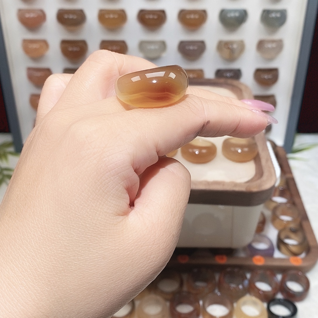 阿***妹玛瑙/玉髓未镶嵌戒指港19