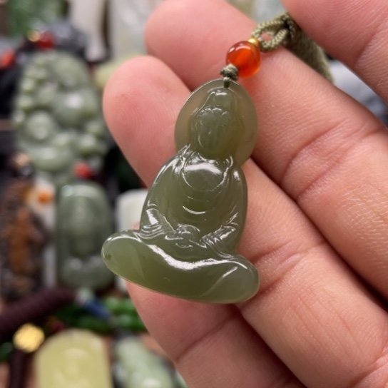 和田玉颈饰未镶嵌