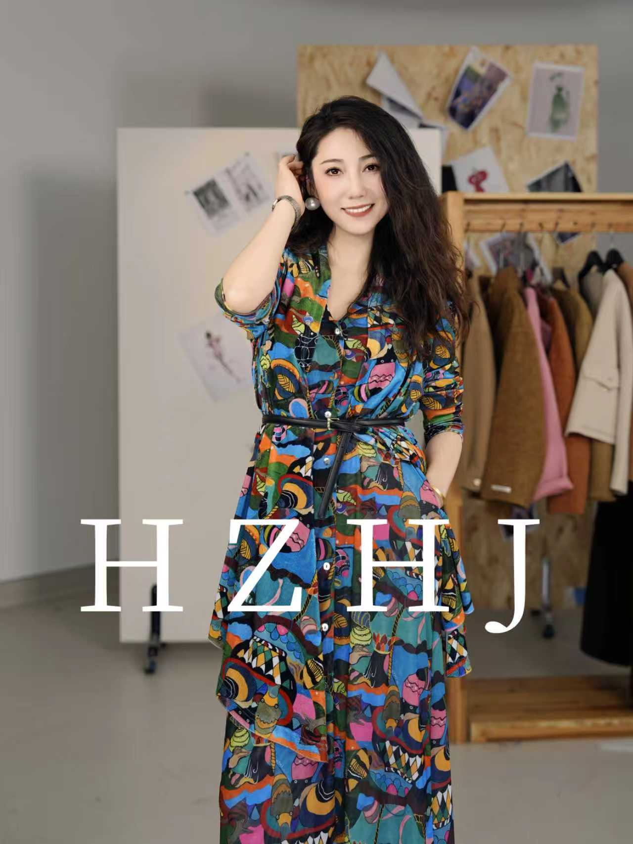 HZHJ设计师新款 动物森林外套气质时尚性感百搭2115