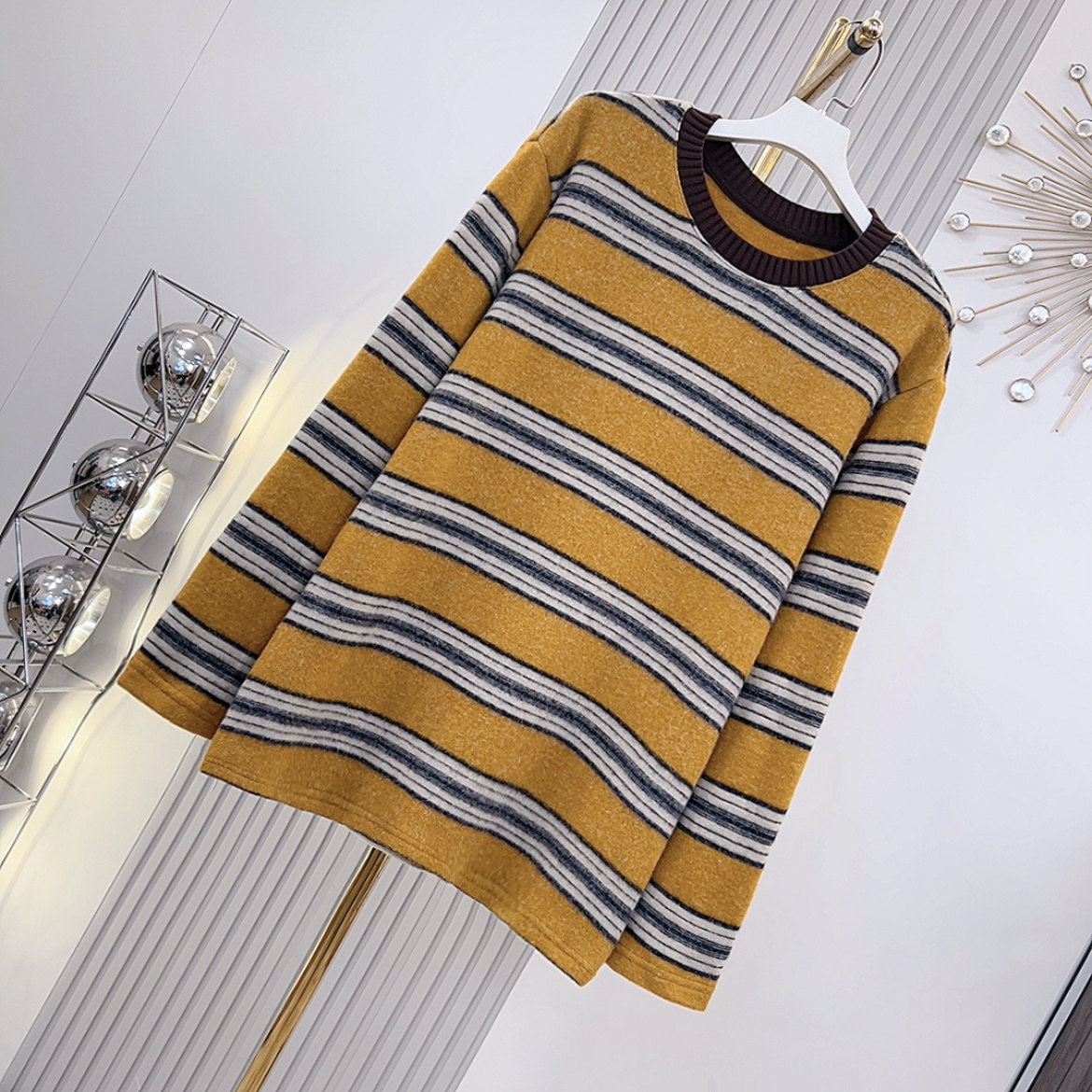 “冬日橙线”T恤 2025新款秋款活力常青藤百搭上衣