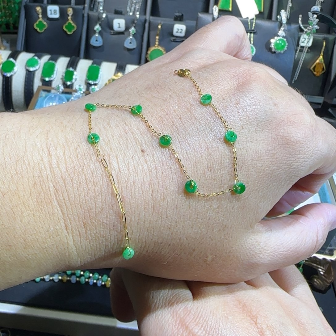 莱***徕翡翠18K金镶嵌颈饰手链