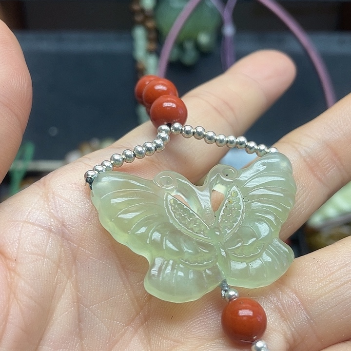 未镶嵌蛇纹石玉颈饰