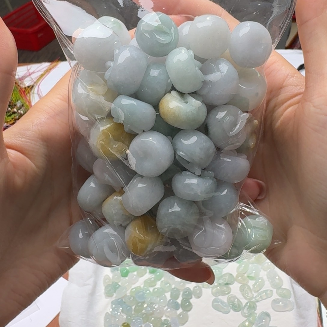 未镶嵌挂件翡翠福利1个，不包邮，拍邮费发货