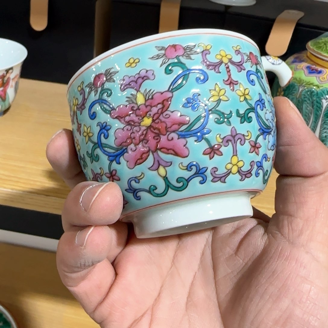 瓷片瓷器是在古阿撸铁之后发现自己