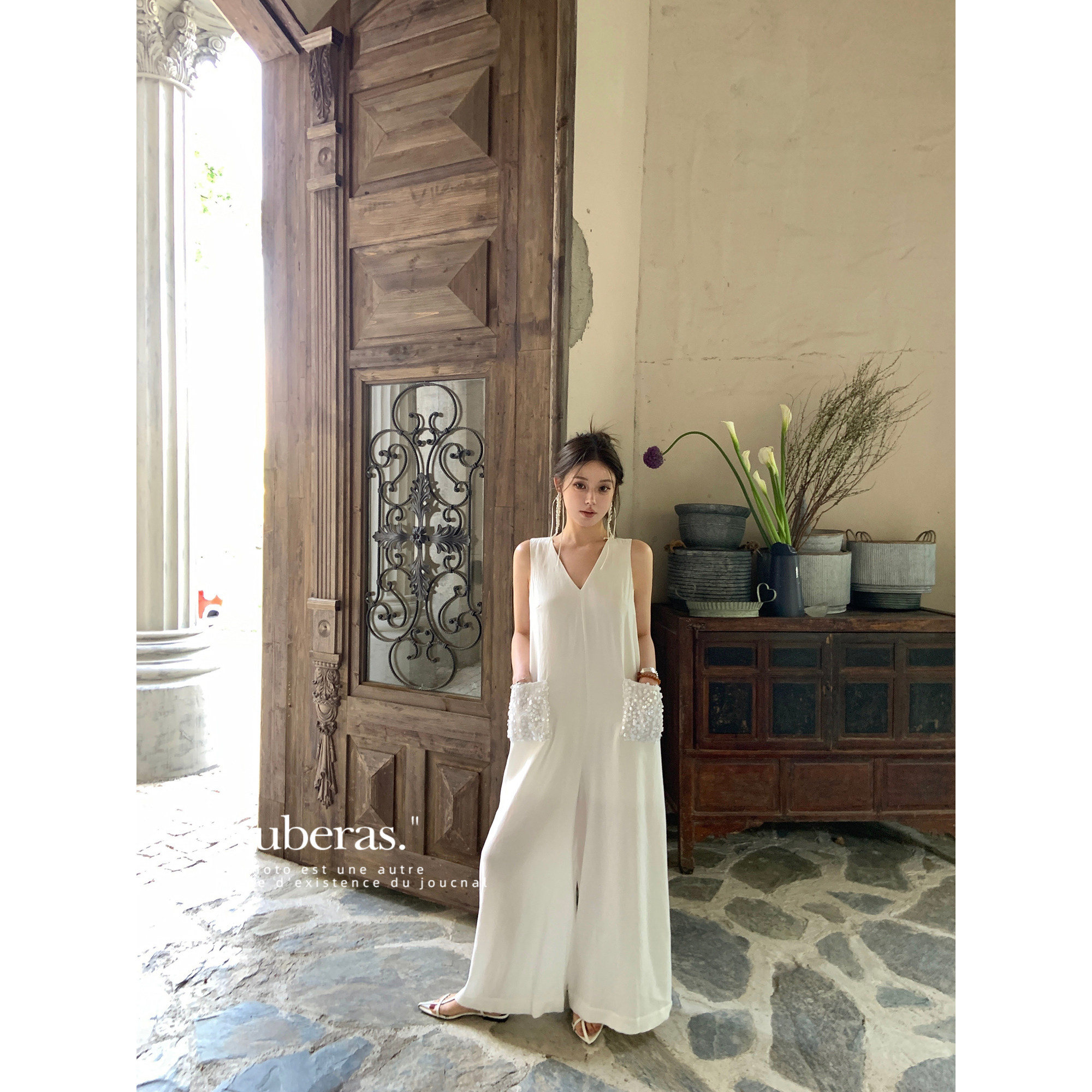 KUBERAS 松弛感休闲宽松亮片拼接V领阔腿连体裤设计感无袖连体衣