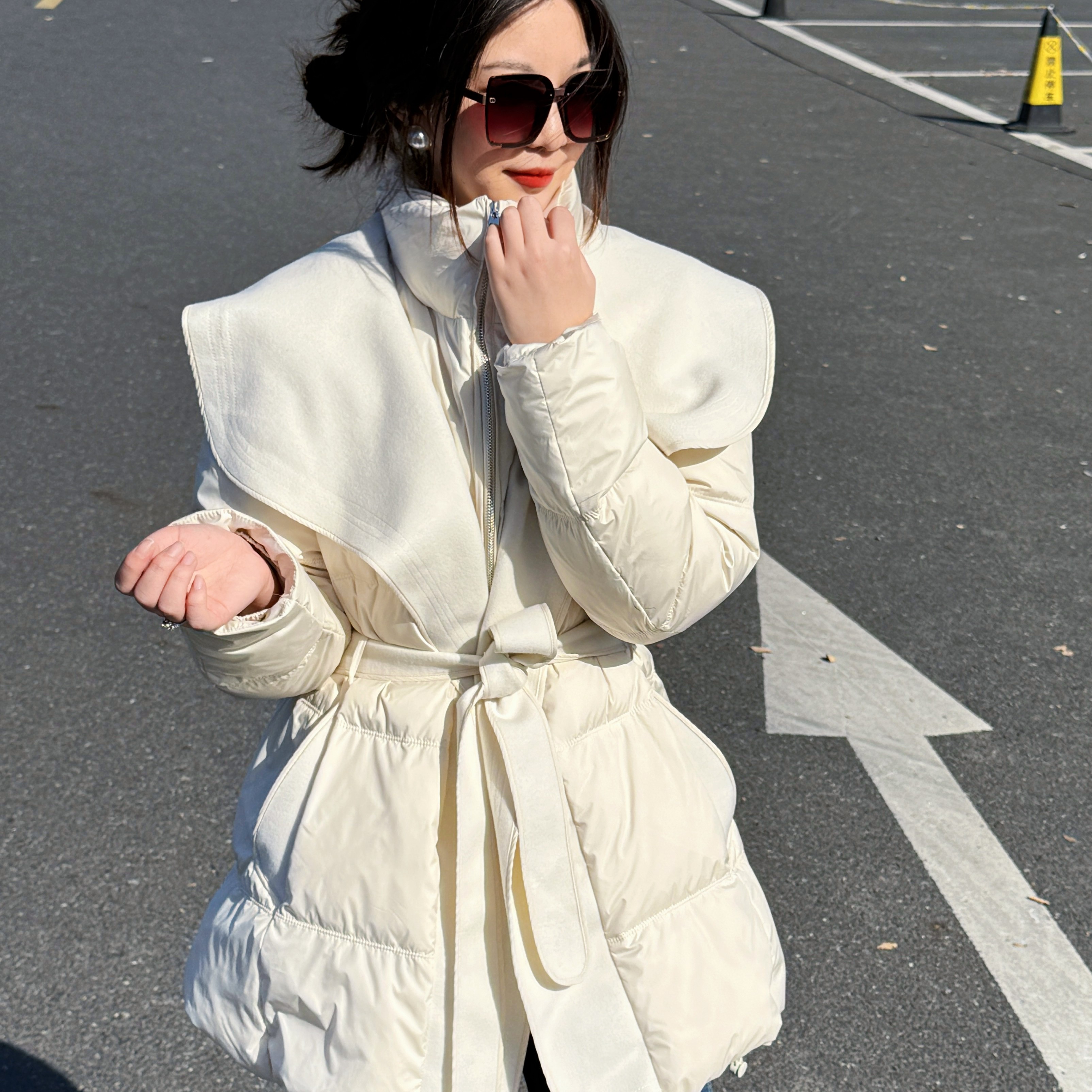 2025冬季羽绒服新款中长款大翻领系带收腰显瘦白鸭绒加厚气质时尚