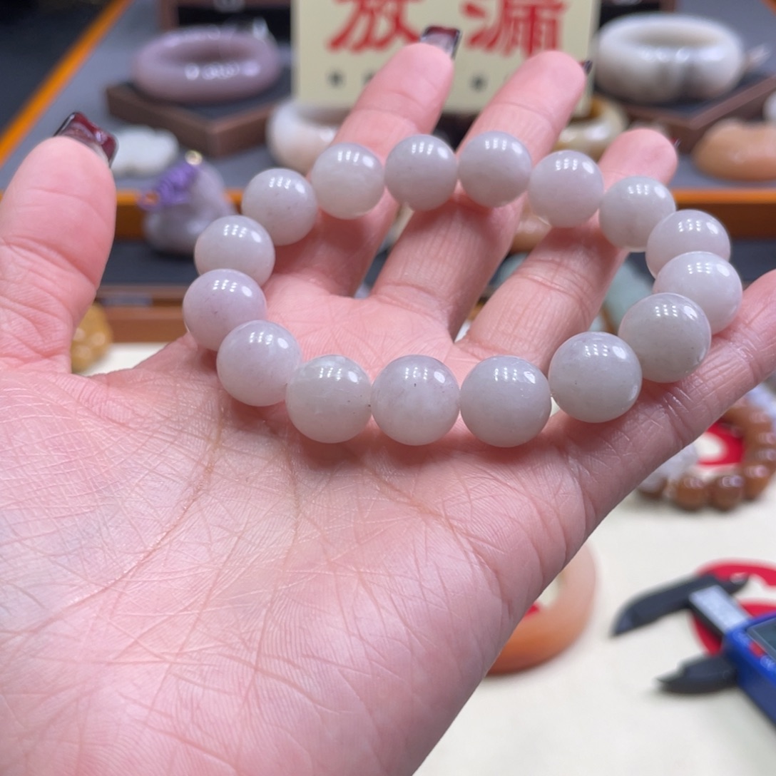 未镶嵌手镯石英质玉r****e