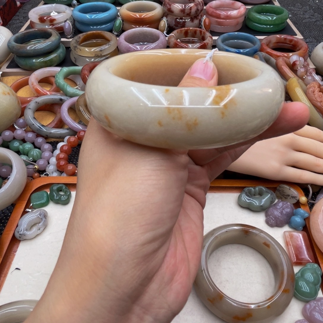 因***啊石英质玉未镶嵌圈口59