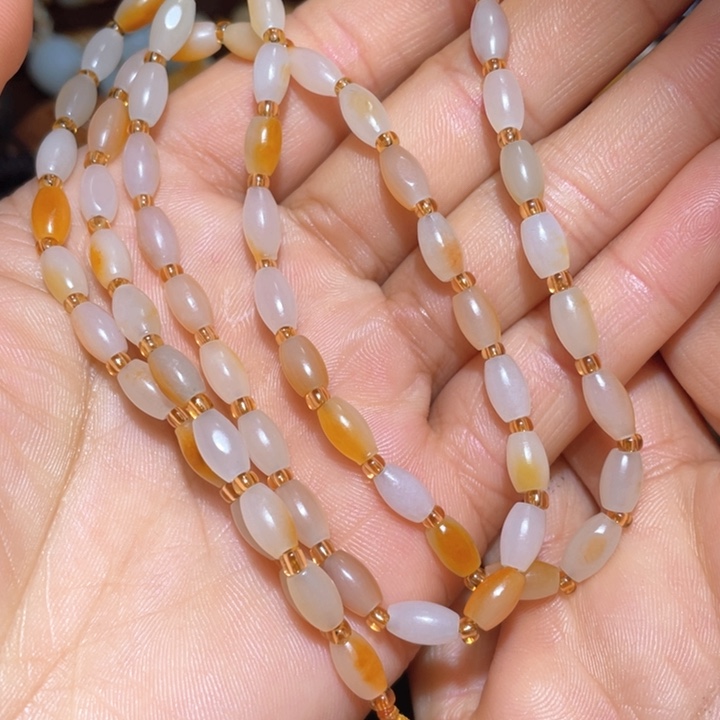 和田玉颈饰未镶嵌