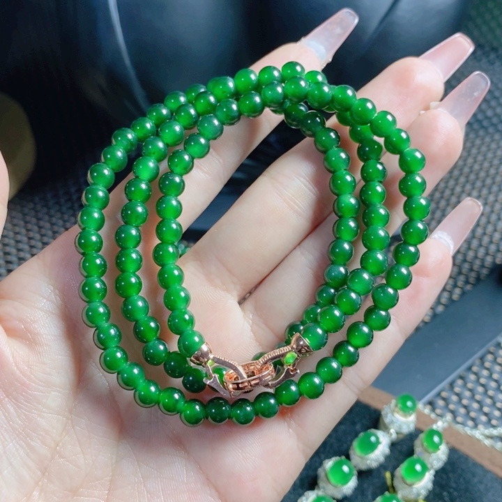 翡翠颈饰未镶嵌          