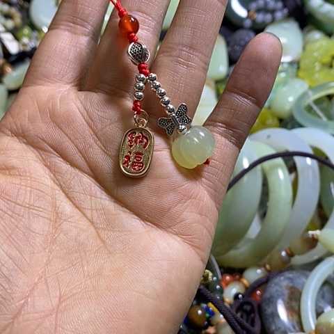 岫玉未镶嵌手机挂件多样性发货