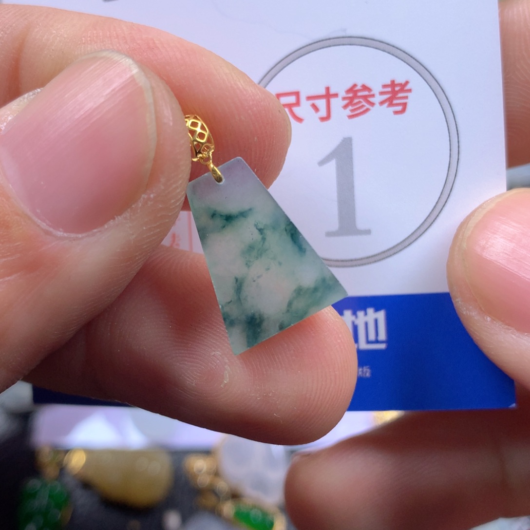 【闪购商品】翡翠颈饰18K金镶嵌翡翠