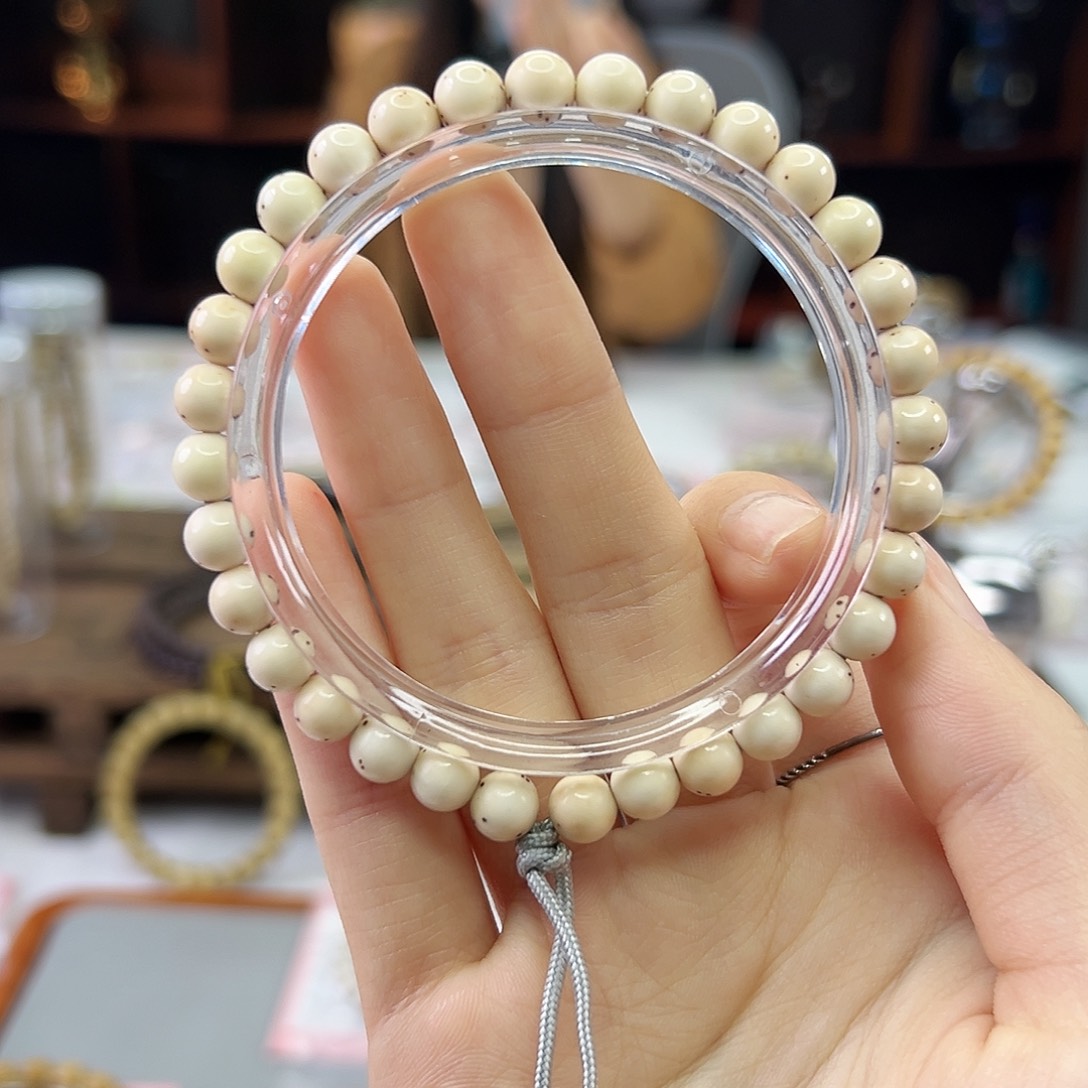 吊坠星月菩提Ll.7小龙蛋手持 半壁留白 针尖星