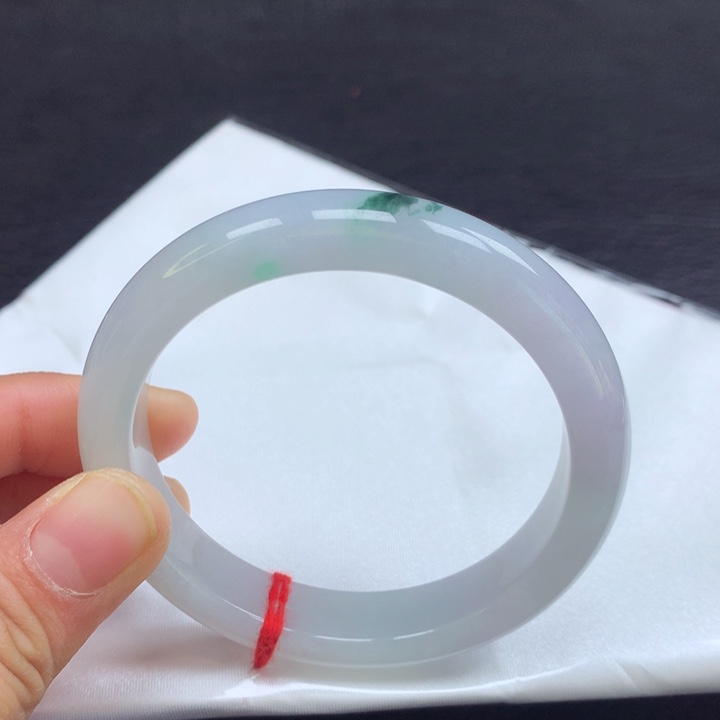 翡翠手镯未镶嵌56圈