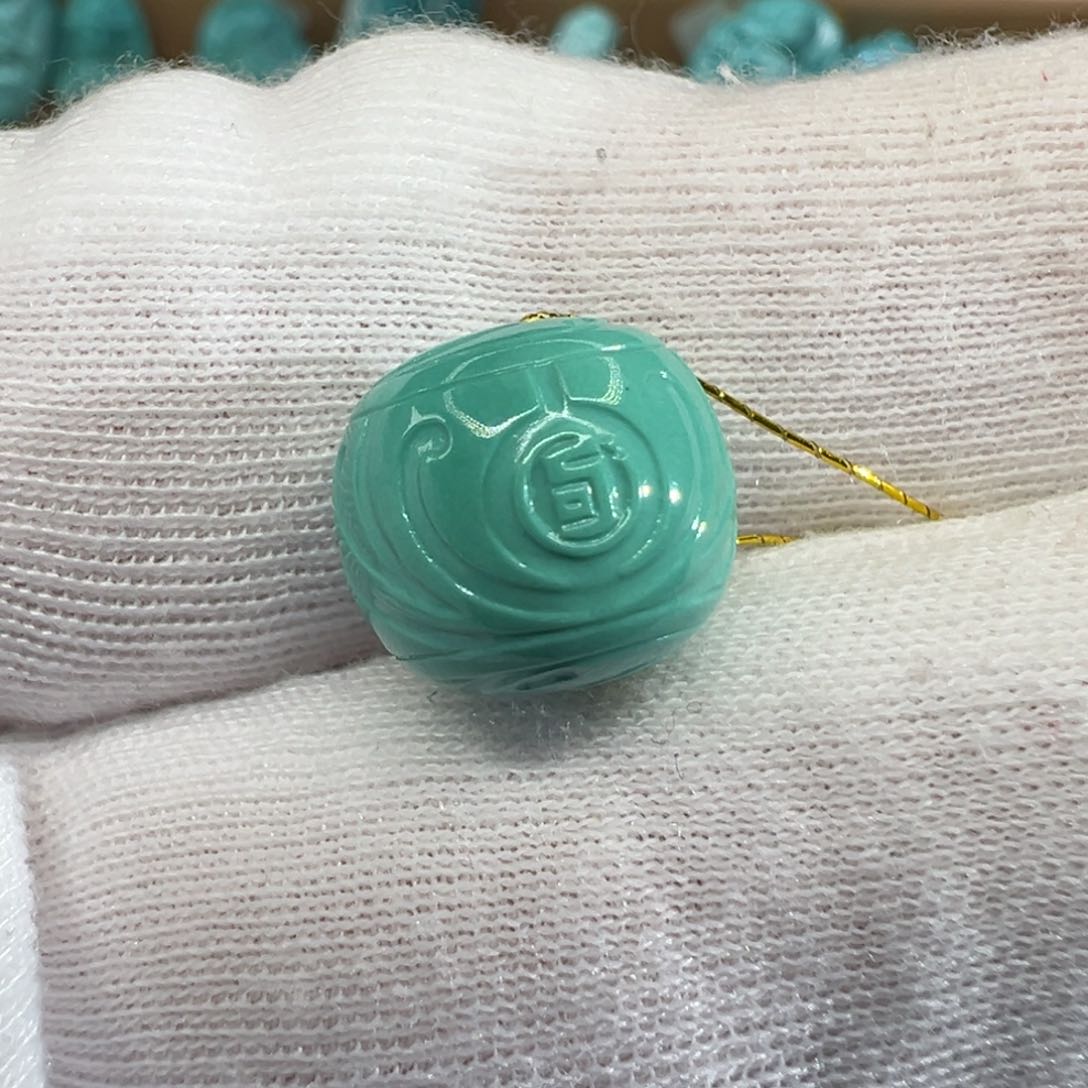 绿松石配饰未镶嵌