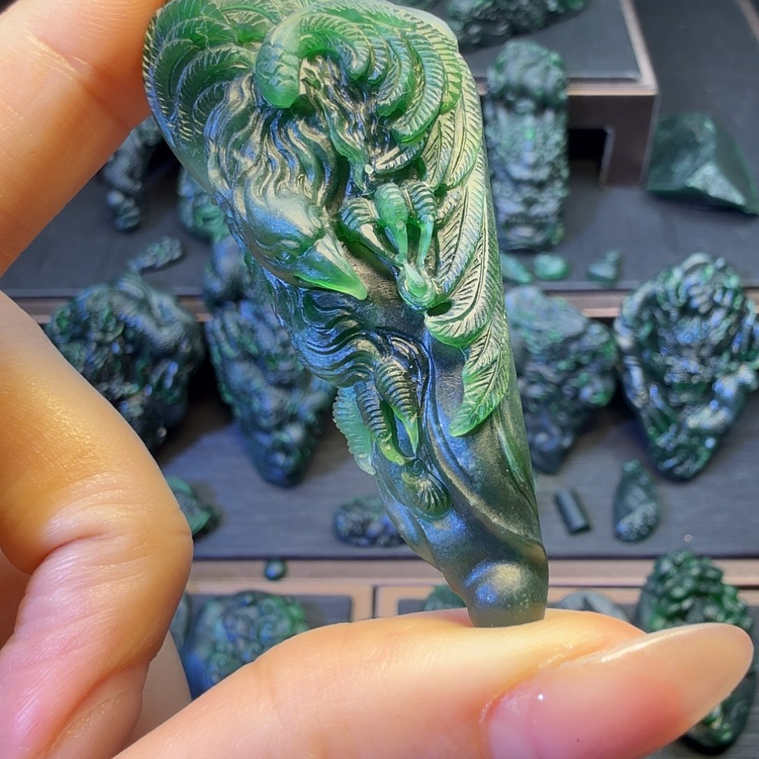 定制翡翠未镶嵌挂件