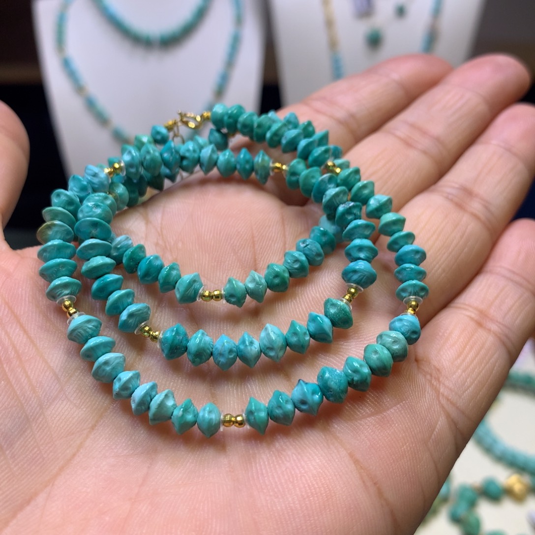 绿松石18K金镶嵌锁骨