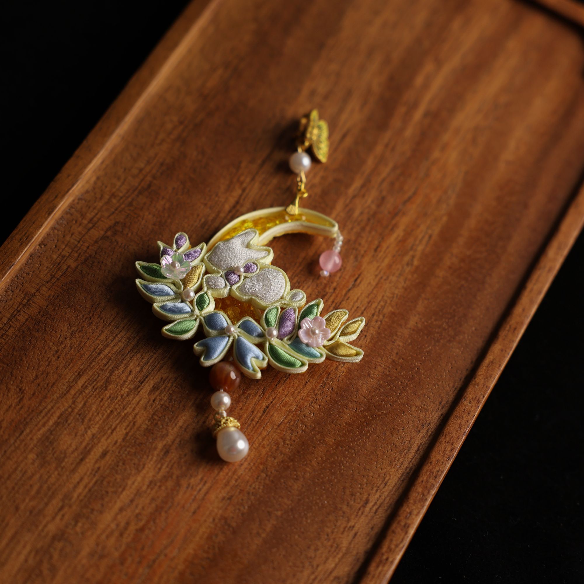 非金属布艺吊坠 y0064非遗手工盘扣新中式国风国潮风月轮兔压襟