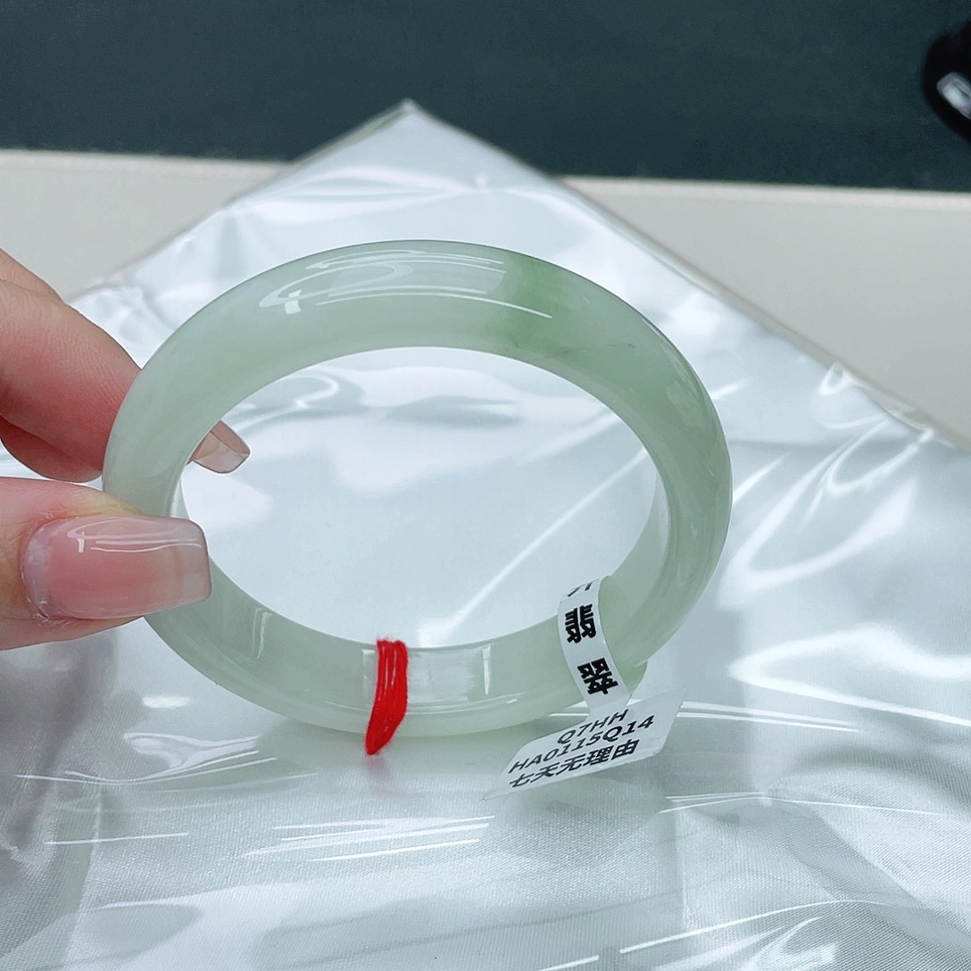 翡翠手镯未镶嵌正57.2