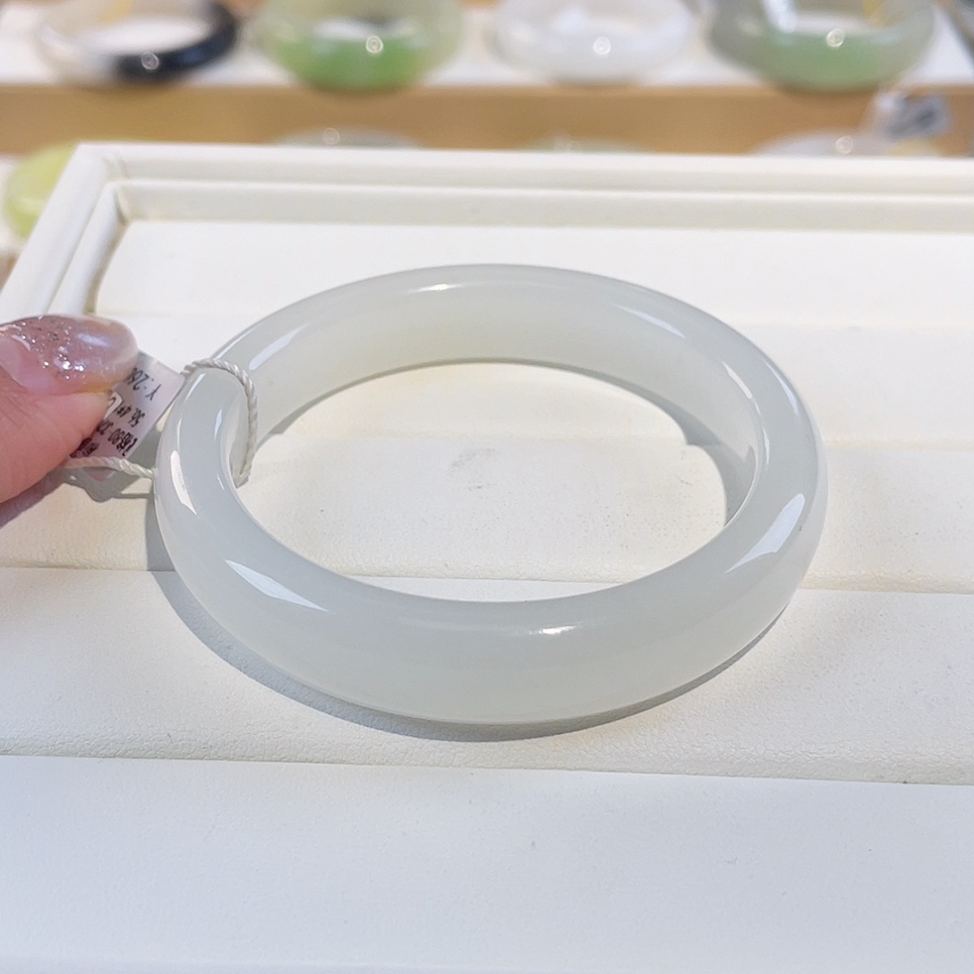 和田玉未镶嵌手镯荔枝白老料性价比高