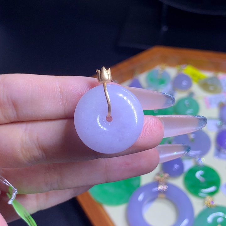 颈饰18K金镶嵌翡翠天然