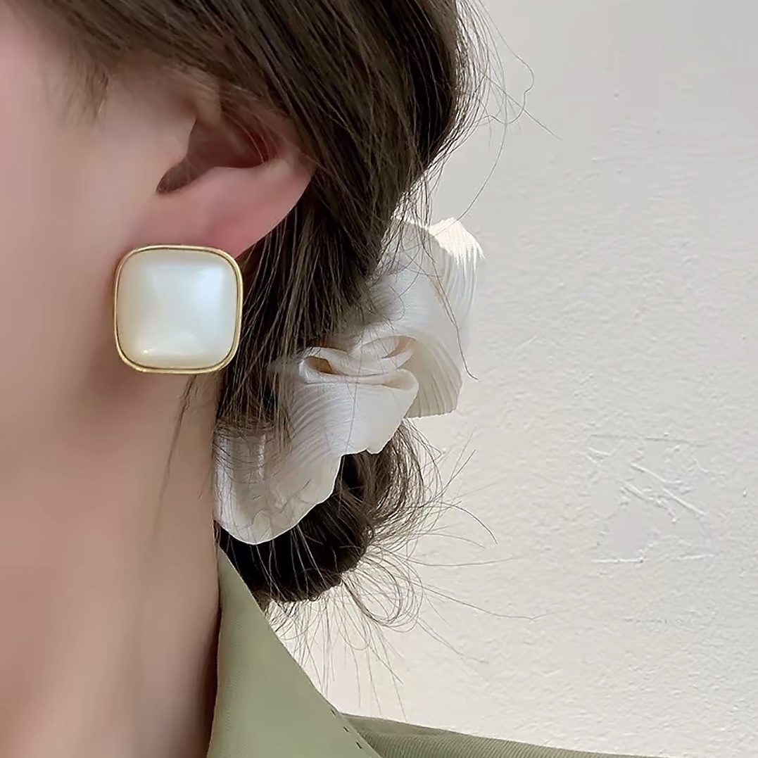 铜合金耳饰 法式复古高级感大方糖方圆脸小众设计感耳钉耳饰