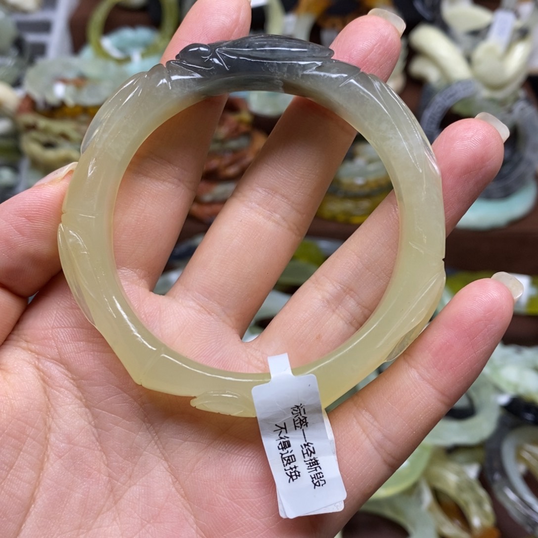 未镶嵌蛇纹石玉手镯