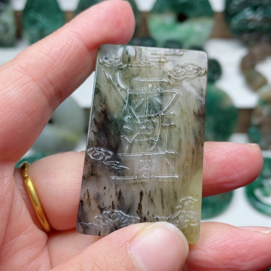 独山玉颈饰未镶嵌