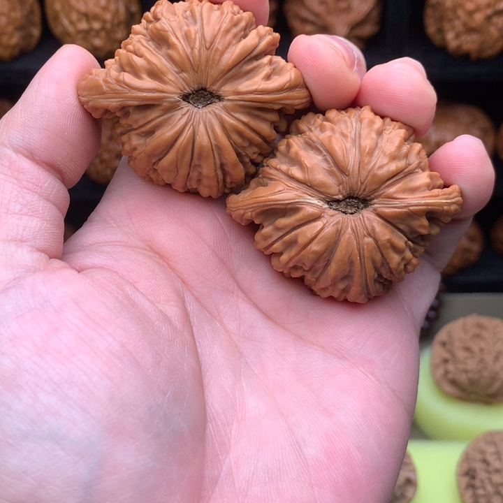 悟***空文玩核桃吊坠四座楼