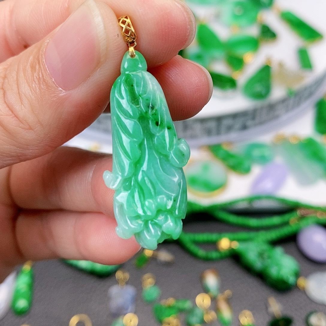 翡翠吊坠(不含链)18K金镶嵌