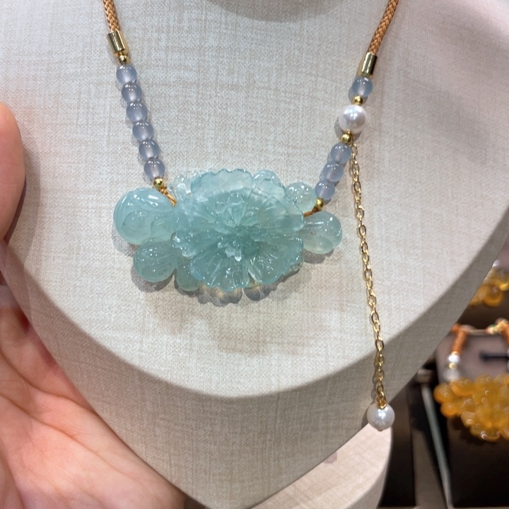 蛇纹石玉吊坠(赠链)未镶嵌