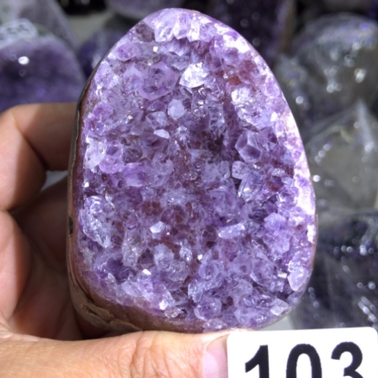 紫晶天然水晶摆件未镶嵌