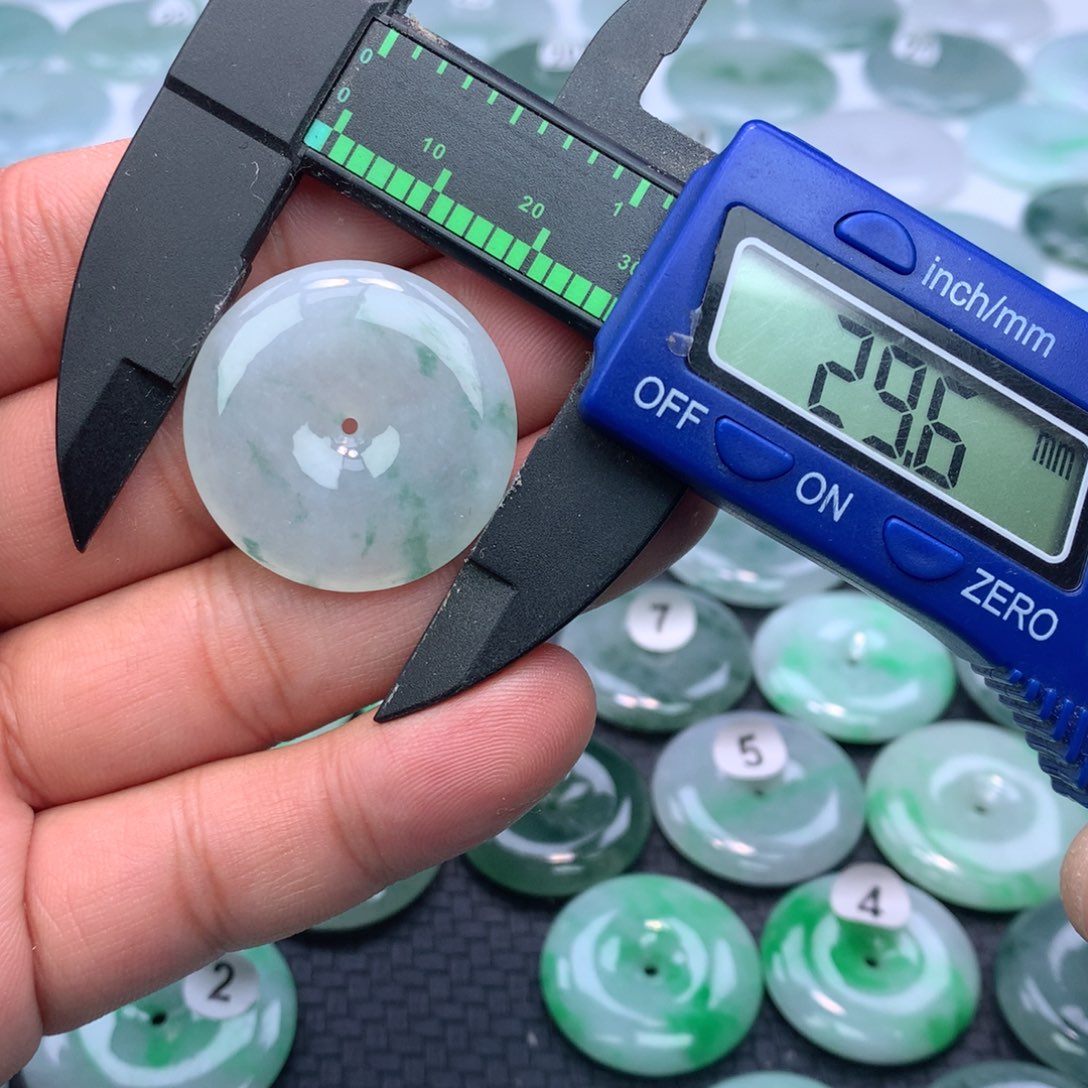 翡翠颈饰未镶嵌缅甸天然A货翡翠