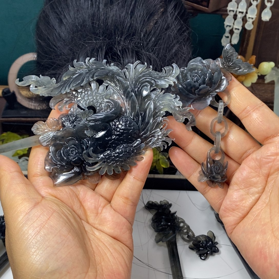 有****蛇纹石玉未镶嵌发饰