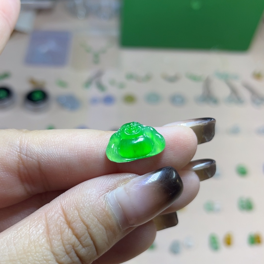 颈饰未镶嵌翡翠佛